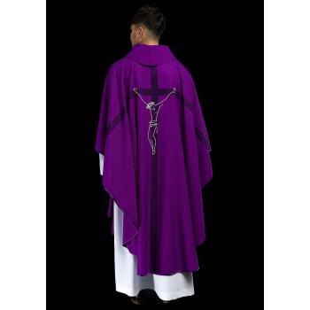 Lila hímzett miseruha - Jézus a kereszten hímzéssel