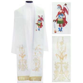 Fehér stóla hímzett Szent Flórián képpel