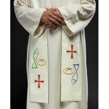 Fehér stóla hímzett hal + kenyér motívummal